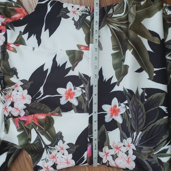 Boohoo Tropical Print Midi Dress - Picture 11 of 12